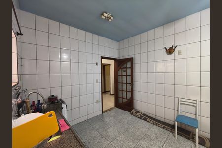 Casa de condomínio para alugar com 215m², 3 quartos e 1 vaga