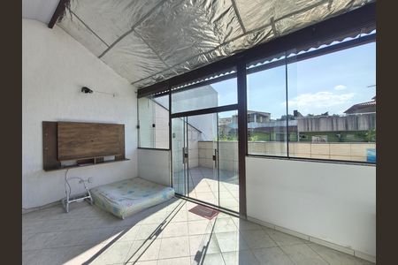 Casa de condomínio para alugar com 215m², 3 quartos e 1 vaga