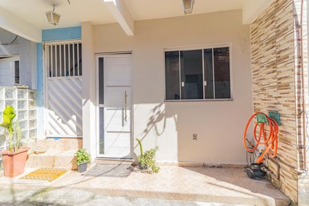 Entrada de casa para alugar com 1 quarto, 45m² em Magalhães Bastos, Rio de Janeiro