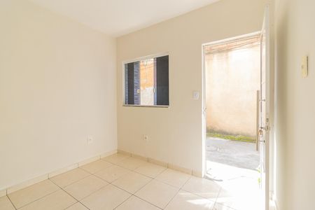 Casa para alugar com 45m², 1 quarto e sem vaga Casa para alugar com 45m², 1 quarto e sem vagaSala
