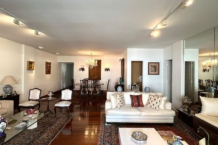 Apartamento à venda com 307m², 4 quartos e 2 vagas