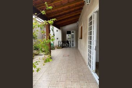 Casa à venda com 239m², 3 quartos e 3 vagas