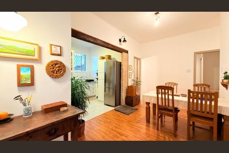 Casa à venda com 2 quartos, 140m² em Carlos Prates, Belo Horizonte