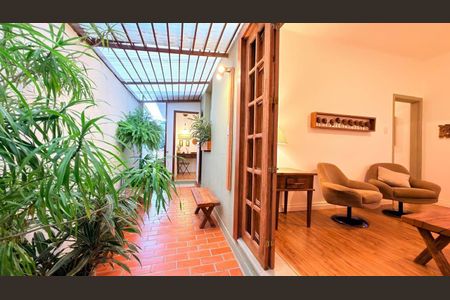 Casa à venda com 2 quartos, 140m² em Carlos Prates, Belo Horizonte