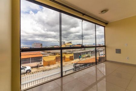 Casa à venda com 390m², 6 quartos e 4 vagas Casa à venda com 390m², 6 quartos e 4 vagasSala