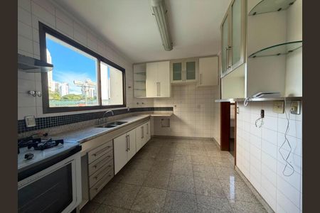 Apartamento à venda com 237m², 3 quartos e 3 vagas