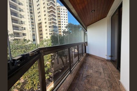 Apartamento à venda com 237m², 3 quartos e 3 vagas
