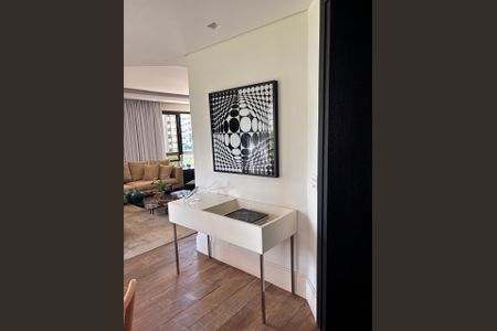 Apartamento à venda com 2 quartos, 210m² em Vila Nova Conceição, São Paulo