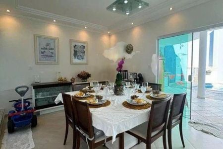 Casa à venda com 4 quartos, 292m² em Parque dos Passaros, São Bernardo do Campo