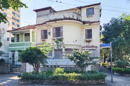 Fachada  de casa à venda com 7 quartos, 236m² em Grajaú, Rio de Janeiro