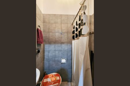 Banheiro de Serviço  de casa à venda com 7 quartos, 236m² em Grajaú, Rio de Janeiro