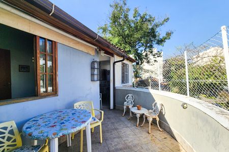 Casa à venda com 236m², 7 quartos e 2 vagas Casa à venda com 236m², 7 quartos e 2 vagasVaranda