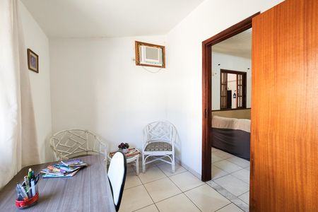 Casa à venda com 236m², 7 quartos e 2 vagas Casa à venda com 236m², 7 quartos e 2 vagasEdícula - Quarto 1
