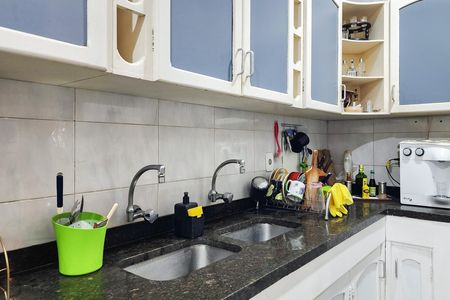 Casa à venda com 236m², 7 quartos e 2 vagas Casa à venda com 236m², 7 quartos e 2 vagasCozinha