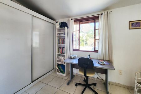 Casa à venda com 236m², 7 quartos e 2 vagas Casa à venda com 236m², 7 quartos e 2 vagasEdícula - Quarto 1