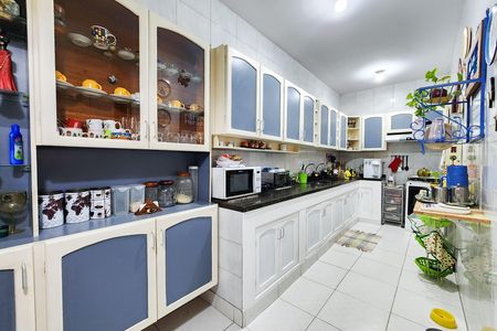 Casa à venda com 236m², 7 quartos e 2 vagas Casa à venda com 236m², 7 quartos e 2 vagasCozinha