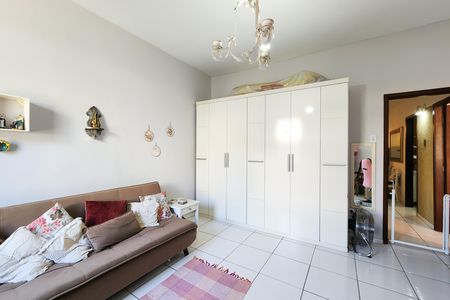 Casa à venda com 236m², 7 quartos e 2 vagas Casa à venda com 236m², 7 quartos e 2 vagasQuarto 1
