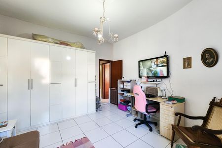Casa à venda com 236m², 7 quartos e 2 vagas Casa à venda com 236m², 7 quartos e 2 vagasQuarto 1