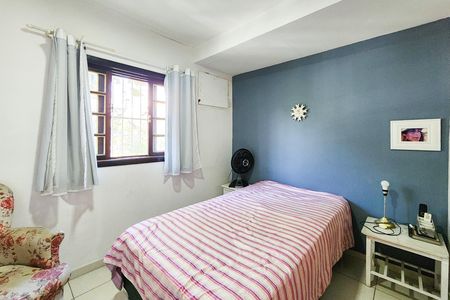 Casa à venda com 236m², 7 quartos e 2 vagas Casa à venda com 236m², 7 quartos e 2 vagasEdícula - Quarto 2