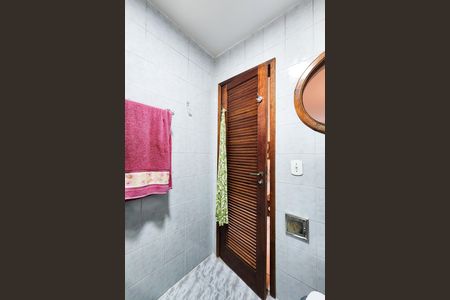 Casa à venda com 236m², 7 quartos e 2 vagas Casa à venda com 236m², 7 quartos e 2 vagasBanheiro 1