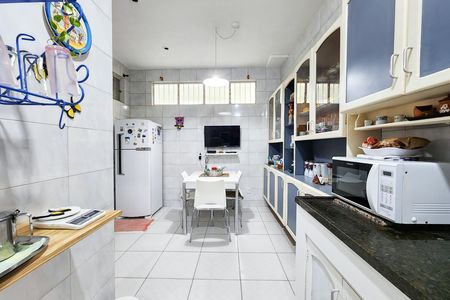 Casa à venda com 236m², 7 quartos e 2 vagas Casa à venda com 236m², 7 quartos e 2 vagasCozinha