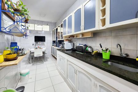 Casa à venda com 236m², 7 quartos e 2 vagas Casa à venda com 236m², 7 quartos e 2 vagasCozinha