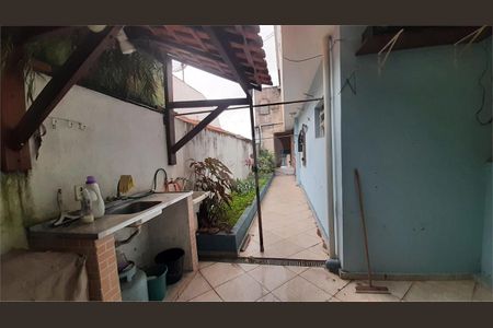 Casa à venda com 6 quartos, 286m² em Vila Divina Pastora, São Paulo