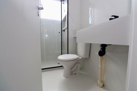 Banheiro de apartamento para alugar com 2 quartos, 42m² em Piatã, Salvador
