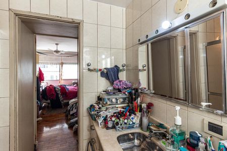 Apartamento à venda com 230m², 4 quartos e 2 vagas Apartamento à venda com 230m², 4 quartos e 2 vagasBanheiro da Suíte