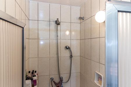 Apartamento à venda com 230m², 4 quartos e 2 vagas Apartamento à venda com 230m², 4 quartos e 2 vagasBanheiro da Suíte
