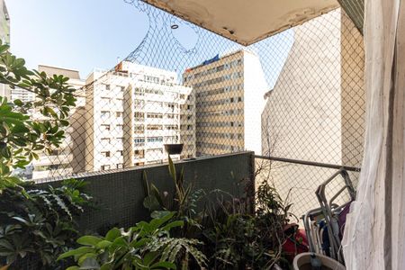 Apartamento à venda com 230m², 4 quartos e 2 vagas Apartamento à venda com 230m², 4 quartos e 2 vagasVaranda da Sala