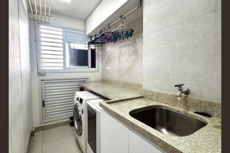 Apartamento à venda com 3 quartos, 129m² em Vila Anastácio, São Paulo