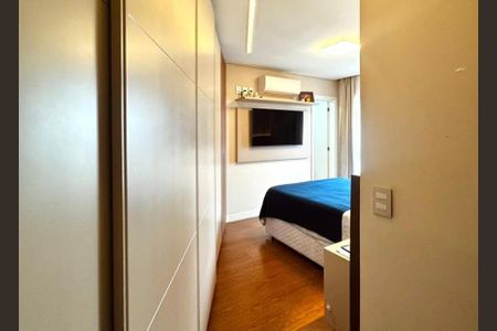 Apartamento à venda com 3 quartos, 129m² em Vila Anastácio, São Paulo