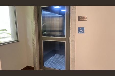 Apartamento à venda com 72m², 2 quartos e 1 vaga