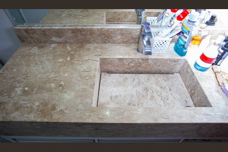 Casa à venda com 380m², 3 quartos e 2 vagasBanheiro da Suíte