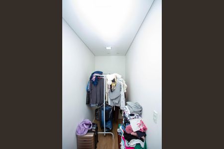 Casa à venda com 380m², 3 quartos e 2 vagasCloset da suíte