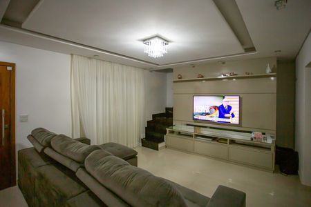 Casa à venda com 380m², 3 quartos e 2 vagasSala de TV