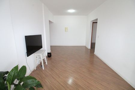 Apartamento para alugar com 65m², 2 quartos e 1 vagaSala