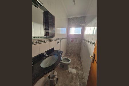 Banheiro social de casa para alugar com 3 quartos, 250m² em Parque Via Norte, Campinas