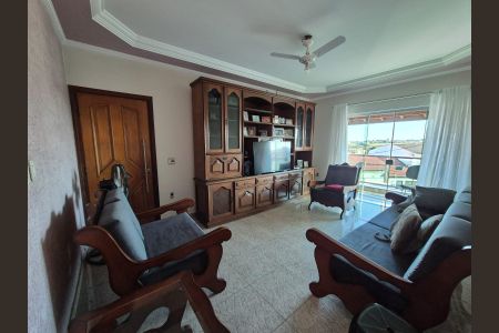 Casa para alugar com 250m², 3 quartos e 3 vagas Casa para alugar com 250m², 3 quartos e 3 vagasSala