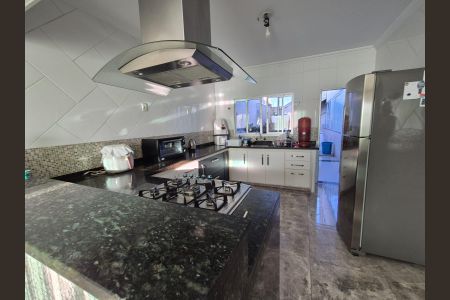 Casa para alugar com 250m², 3 quartos e 3 vagasCozinha