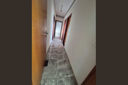 Casa para alugar com 250m², 3 quartos e 3 vagas Casa para alugar com 250m², 3 quartos e 3 vagasCorredor