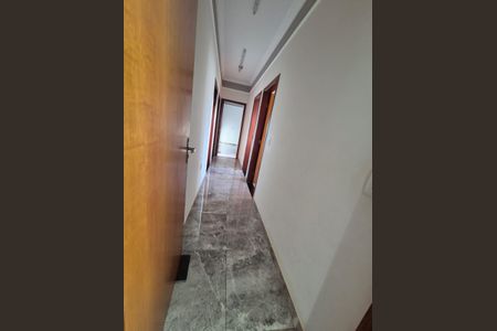 Casa para alugar com 250m², 3 quartos e 3 vagas Casa para alugar com 250m², 3 quartos e 3 vagasCorredor
