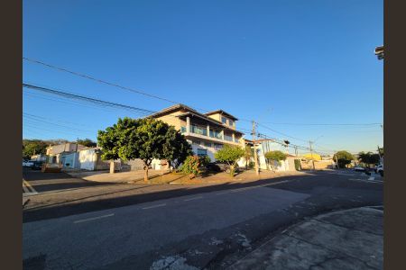 Casa para alugar com 250m², 3 quartos e 3 vagas Casa para alugar com 250m², 3 quartos e 3 vagasFachada