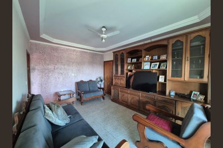 Casa para alugar com 250m², 3 quartos e 3 vagas Casa para alugar com 250m², 3 quartos e 3 vagasSala