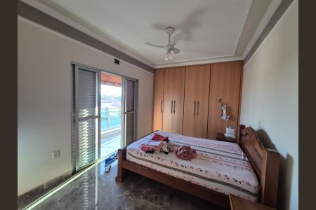 Casa para alugar com 250m², 3 quartos e 3 vagasSuíte