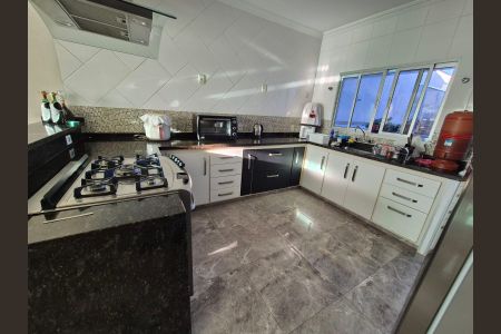 Casa para alugar com 250m², 3 quartos e 3 vagasCozinha