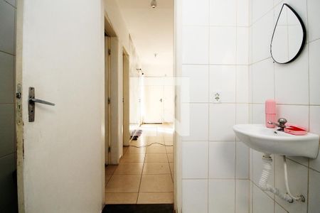 Apartamento à venda com 55m², 2 quartos e 1 vaga Apartamento à venda com 55m², 2 quartos e 1 vagaBanheiro social