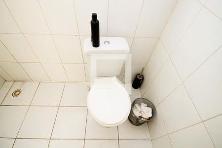 Banheiro social de apartamento à venda com 2 quartos, 55m² em Conceicao, Osasco