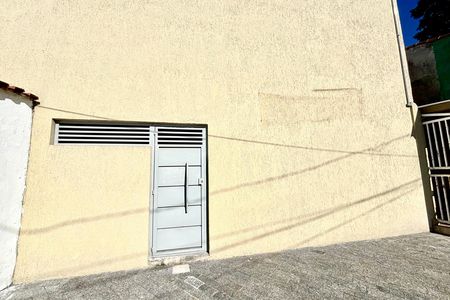 Casa de condomínio à venda com 64m², 2 quartos e 1 vagaFachada